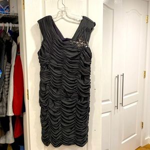 Women’s Gray ruched sleeveless cocktail dress with vneck beading size 16W